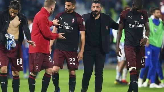 华盛顿8中6高效拿到15分8板，展现全面实力（华盛顿8投6中高效斩获15分8篮板，全面能力尽显）