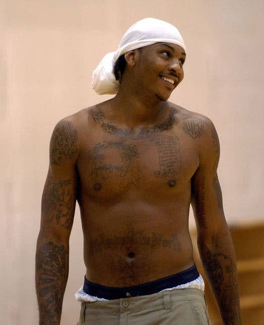 足球曝英超巨星考虑加盟沙特联赛，工资惊人（曝英超巨星或转战沙特联赛，天价薪资引热议）