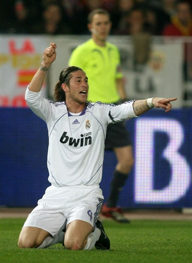 NBA：马刺惨遭连败 文班亚马表现亮眼（NBA：马刺苦吞连败，文班亚马高光发挥）