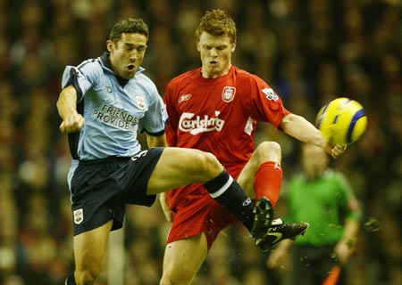 巴黎加冕年度“六冠王”，七战六冠独缺世俱杯（巴黎豪夺年度六冠，七项赛事唯世俱杯未能登顶）