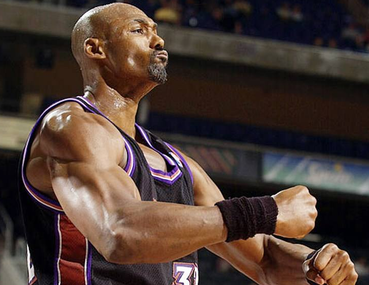 F-16又摔跤了，2025竞是“摔机本命年”，硬是拿了个三连冠（F-16再度坠机，2025俨然成“摔机本命年”，已连拿三连冠）