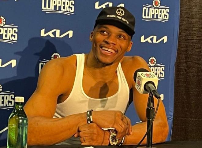 传中还是射门？奥多伊谈世界波进球：这叫似传似射（奥多伊谈世界波：既像传中也像射门）