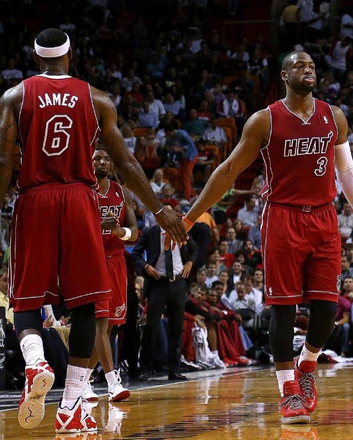 科克：不管踢几分钟都要发挥重要作用，接受分配给自己的角色（科克：无论出场多久都要贡献价值，服从球队角色安排）