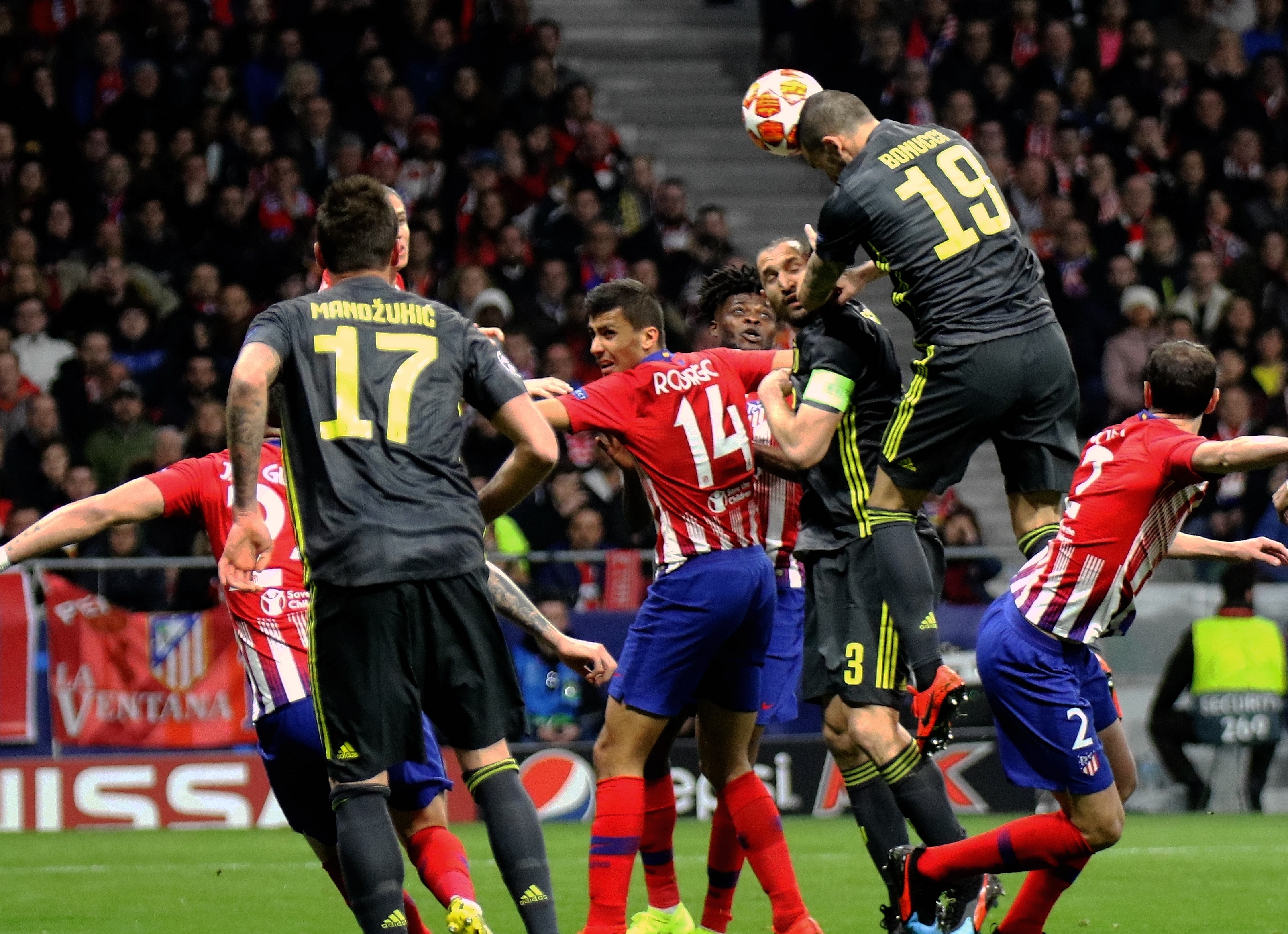 损兵折将!曼联战蓝狐恐难大胜 数据示2-1晋级（曼联伤情严峻，战蓝狐恐难大胜，数据预测2-1晋级）